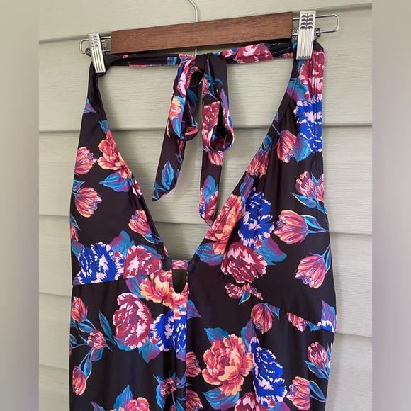 Modcloth Black Floral Halter bathing suit One Piece Swimsuit chic low cut sz 2X - Picture 13 of 15